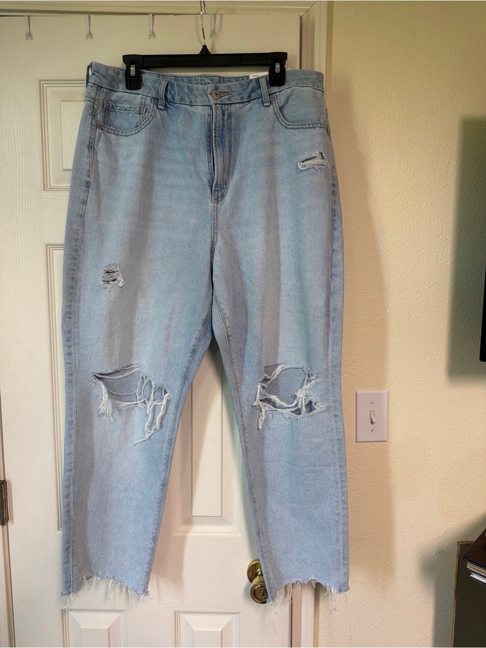 American Eagle Mom Jeans